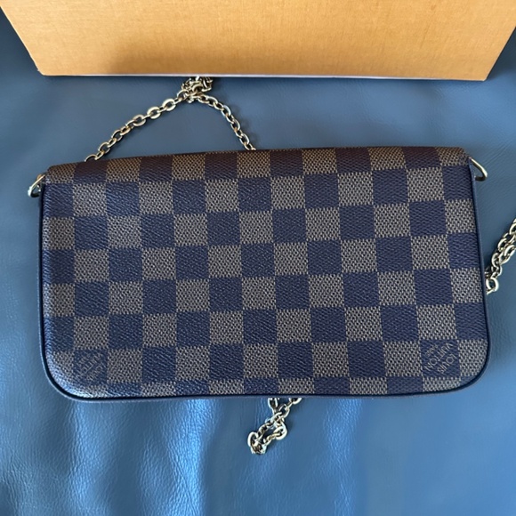 Louis Vuitton Felicie Bag - Picture 4 of 16